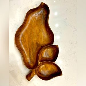 Gorgeous Wooden carved leaf center piece